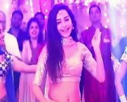 Alongside being an actress, she is also a trained dancer. She has taken lessons of Indian classical dance form, Kathak.